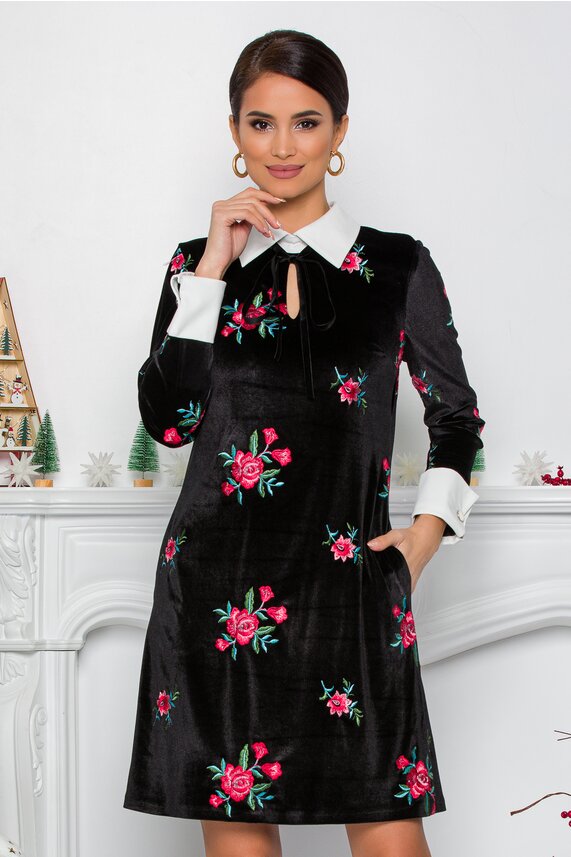 Rochie de seara neagra din catifea cu imprimeu floral si mansete la maneci MBG stilata